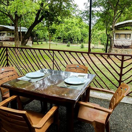Malwathu Oya Caravan Park Bed & Breakfast Anuradhapura Luaran gambar