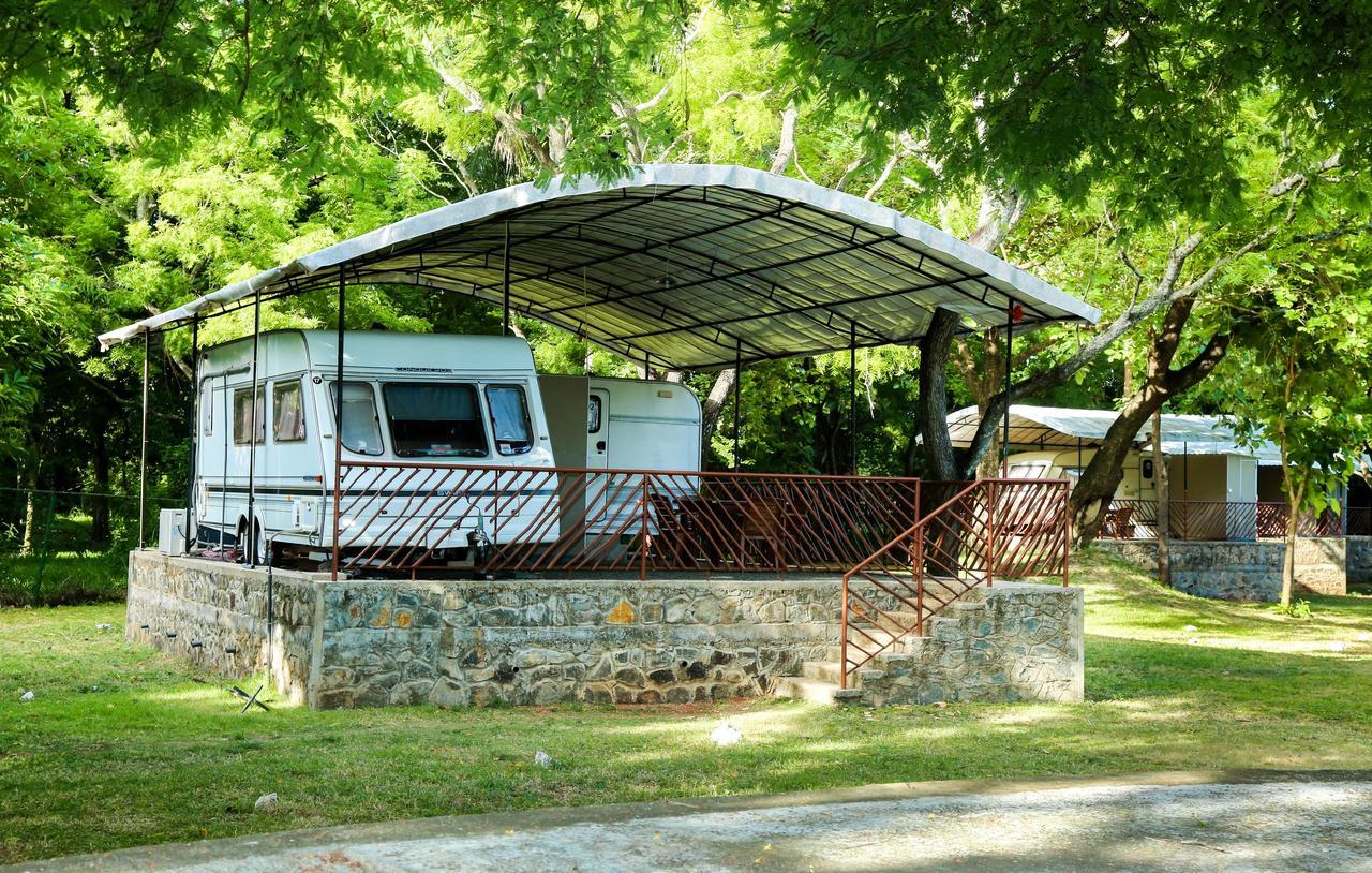 Malwathu Oya Caravan Park Bed & Breakfast Anuradhapura Luaran gambar
